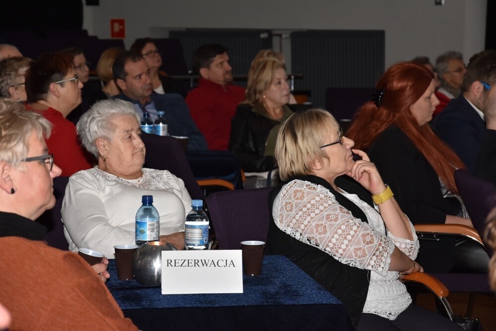 W ubiegły piątek w bielszowickim Domu Kultury odbyła się kolejna, uroczysta gala wręczenia statuetek Aniołów Wolontariatu, przyznawanych przez Stowarzyszenie na Rzecz Dzieci i Młodzieży "Przystanek". W ten niezwykły sposób już od dziewięciu lat uhonorowywane są osoby i organizacje, które w ponadprzeciętny sposób i z największym zaangażowaniem, a co warto podkreślić – bezinteresownie – pomagają innym.