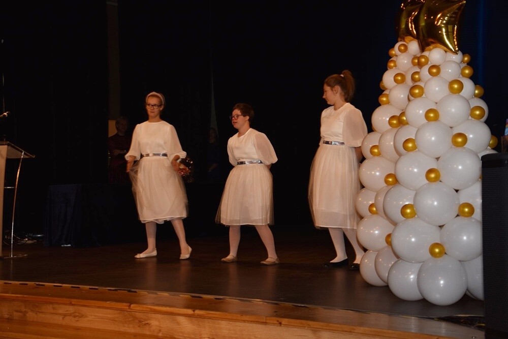 W ubiegły piątek w bielszowickim Domu Kultury odbyła się kolejna, uroczysta gala wręczenia statuetek Aniołów Wolontariatu, przyznawanych przez Stowarzyszenie na Rzecz Dzieci i Młodzieży "Przystanek". W ten niezwykły sposób już od dziewięciu lat uhonorowywane są osoby i organizacje, które w ponadprzeciętny sposób i z największym zaangażowaniem, a co warto podkreślić – bezinteresownie – pomagają innym.