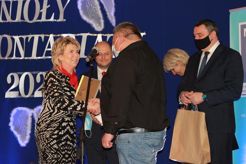 W piątkowy wieczór 39. osób, firm i organizacji, otrzymało nagrody i wyróżnienia za szczególną działalność na rzecz mieszkańców Rudy Śląskiej.