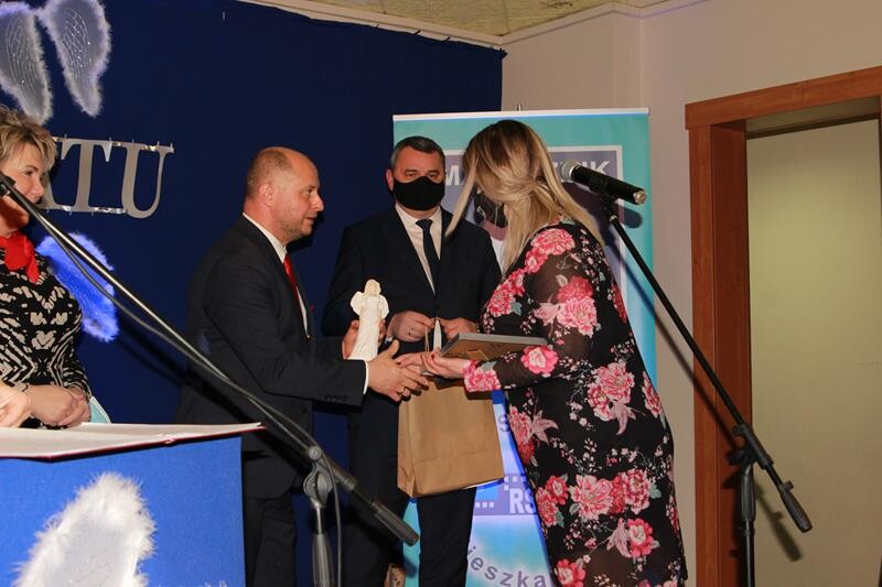 W piątkowy wieczór 39. osób, firm i organizacji, otrzymało nagrody i wyróżnienia za szczególną działalność na rzecz mieszkańców Rudy Śląskiej.