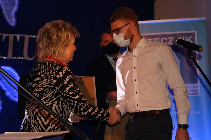 W piątkowy wieczór 39. osób, firm i organizacji, otrzymało nagrody i wyróżnienia za szczególną działalność na rzecz mieszkańców Rudy Śląskiej.