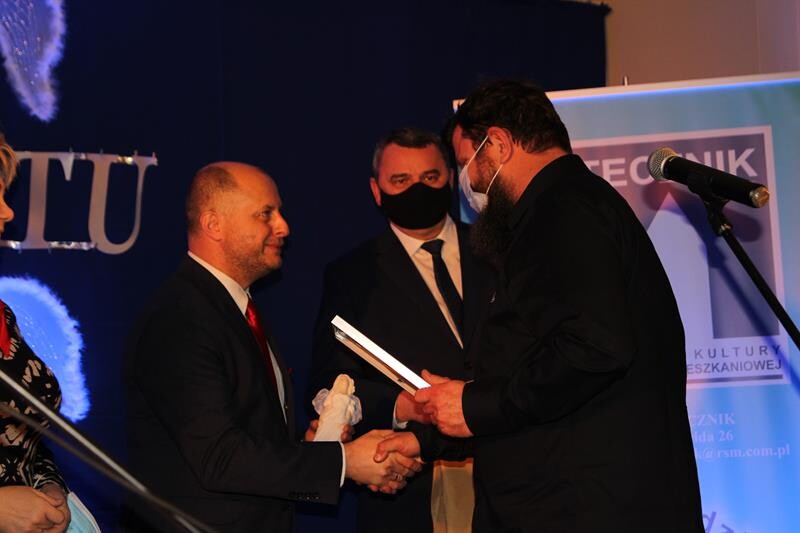 W piątkowy wieczór 39. osób, firm i organizacji, otrzymało nagrody i wyróżnienia za szczególną działalność na rzecz mieszkańców Rudy Śląskiej.