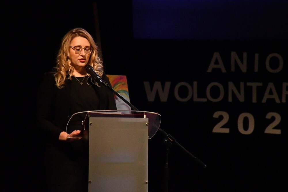 W tym roku te niezwykłe wyróżnienia powędrowały w sumie do 40 osób, firm i organizacji, które szczególnie aktywnie działały na rzecz mieszkańców Rudy Śląskiej. Przyznano także 34 wyróżnienia. 

fot. Jacek Knapik