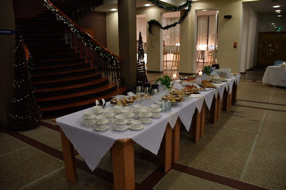 W tym roku te niezwykłe wyróżnienia powędrowały w sumie do 40 osób, firm i organizacji, które szczególnie aktywnie działały na rzecz mieszkańców Rudy Śląskiej. Przyznano także 34 wyróżnienia. 

fot. Jacek Knapik