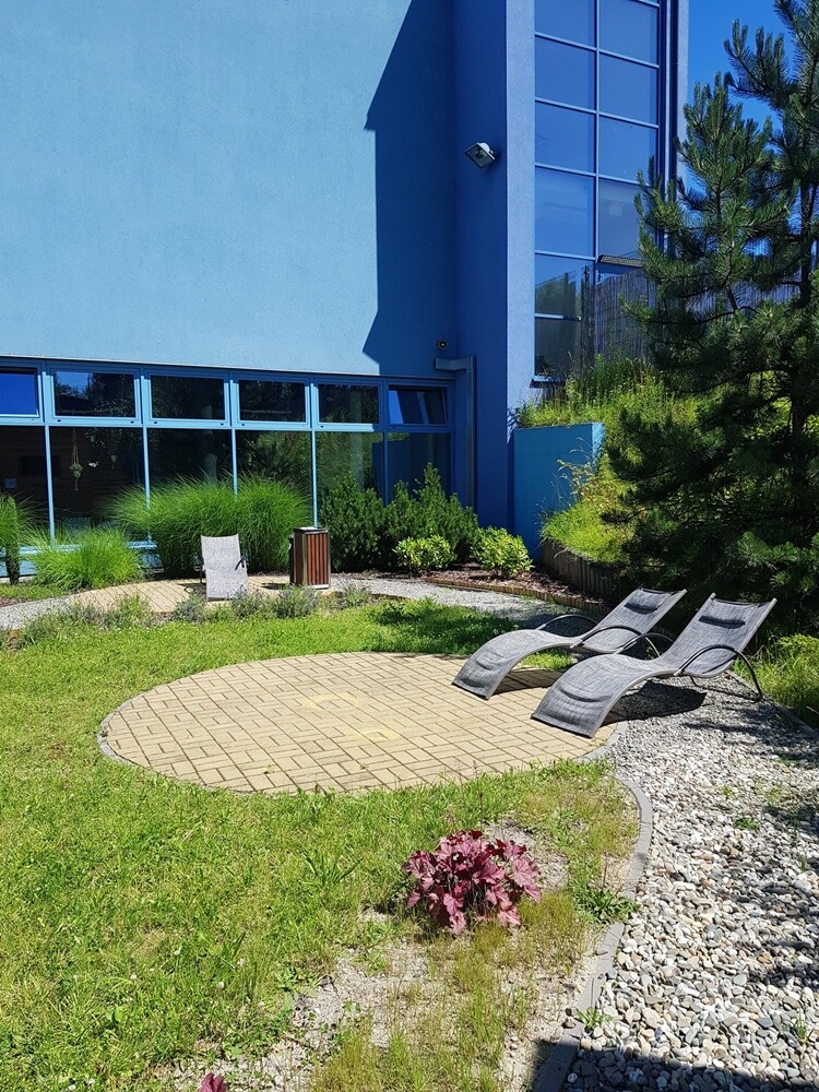 Rudzki aquapark otworzył się ponownie 11 czerwca. Aby dodatkowo podnieść komfort klientów, park wodny uruchomił nowe rekreacyjne tereny zewnętrzne oraz wiele atrakcji.

fot. Aquadrom