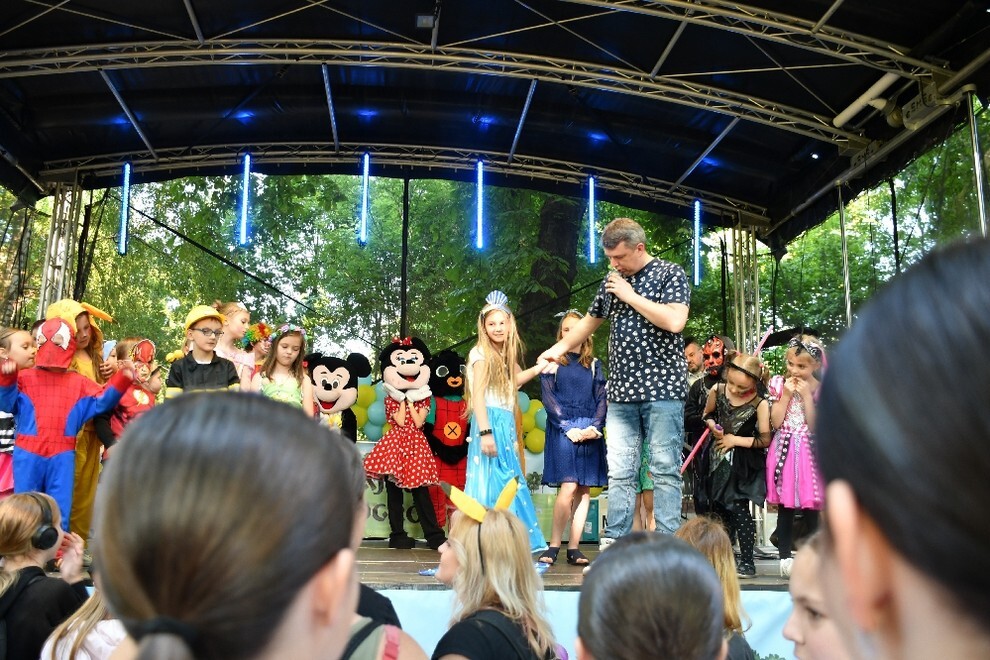 Trwają Dni Rudy Śląskiej. Pierwszego dnia, kiedy rudzianie świętowali Bajkowy Dzień Dziecka, wybrano dziecięcą prezydent, która obejmie stery władzy w mieście w najbliższy poniedziałek. To prawie sześcioletnia Liliana Czyż.