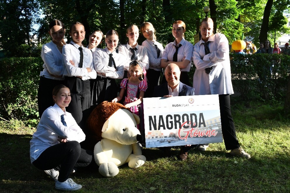 Trwają Dni Rudy Śląskiej. Pierwszego dnia, kiedy rudzianie świętowali Bajkowy Dzień Dziecka, wybrano dziecięcą prezydent, która obejmie stery władzy w mieście w najbliższy poniedziałek. To prawie sześcioletnia Liliana Czyż.