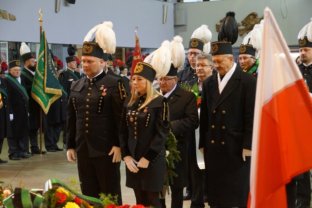 Dzisiaj z okazji Barbórki w całym mieście górnicy świętują. W kościołach odbyły się msze święte w intencji górników oraz ich rodzin. Nie zabrakło na nich kierownictwa kopalni, górników oraz przedstawicieli władz miasta.