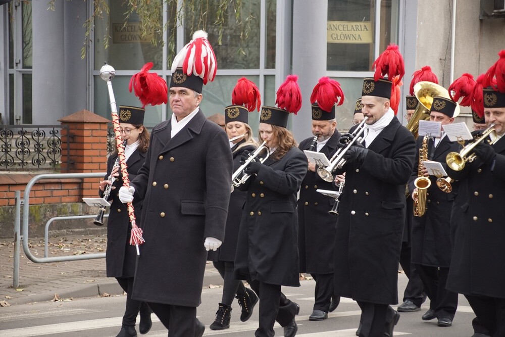 Dzisiaj z okazji Barbórki w całym mieście górnicy świętują. W kościołach odbyły się msze święte w intencji górników oraz ich rodzin. Nie zabrakło na nich kierownictwa kopalni, górników oraz przedstawicieli władz miasta.