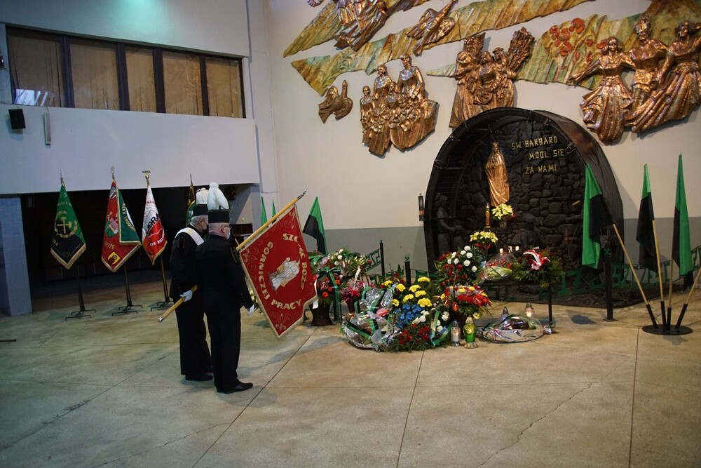 Jutro będziemy obchodzić wspomnienie św. Barbary, czyli tradycyjną Barbórkę. Już dzisiaj w cechowni KWK Bielszowice odbyły się pierwsze uroczystości!