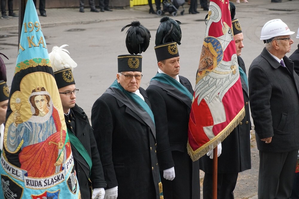 Dzisiaj z okazji Barbórki w całym mieście górnicy świętują. W kościołach odbyły się msze święte w intencji górników oraz ich rodzin. Nie zabrakło na nich kierownictwa kopalni, górników oraz przedstawicieli władz miasta.