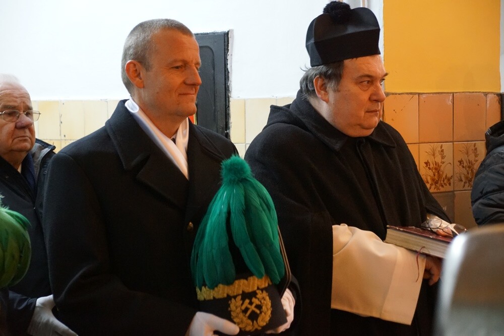 Dzisiaj z okazji Barbórki w całym mieście górnicy świętują. W kościołach odbyły się msze święte w intencji górników oraz ich rodzin. Nie zabrakło na nich kierownictwa kopalni, górników oraz przedstawicieli władz miasta.