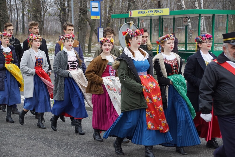 Dzisiaj z okazji Barbórki w całym mieście górnicy świętują. W kościołach odbyły się msze święte w intencji górników oraz ich rodzin. Nie zabrakło na nich kierownictwa kopalni, górników oraz przedstawicieli władz miasta.