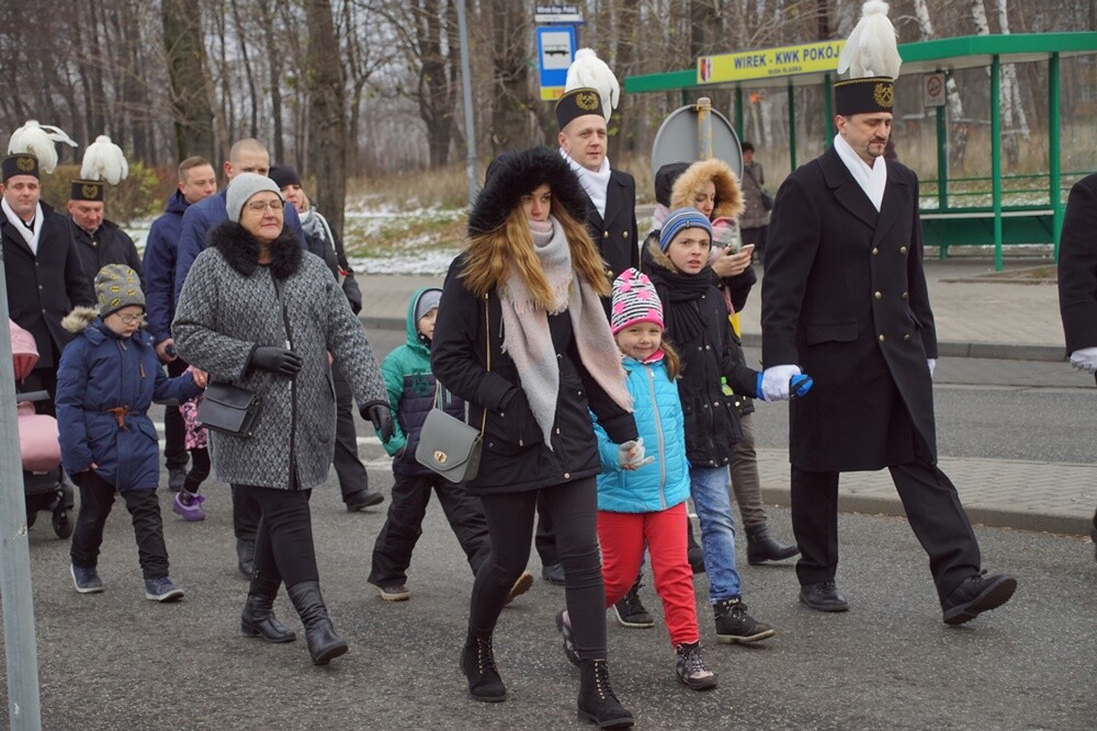 Dzisiaj z okazji Barbórki w całym mieście górnicy świętują. W kościołach odbyły się msze święte w intencji górników oraz ich rodzin. Nie zabrakło na nich kierownictwa kopalni, górników oraz przedstawicieli władz miasta.