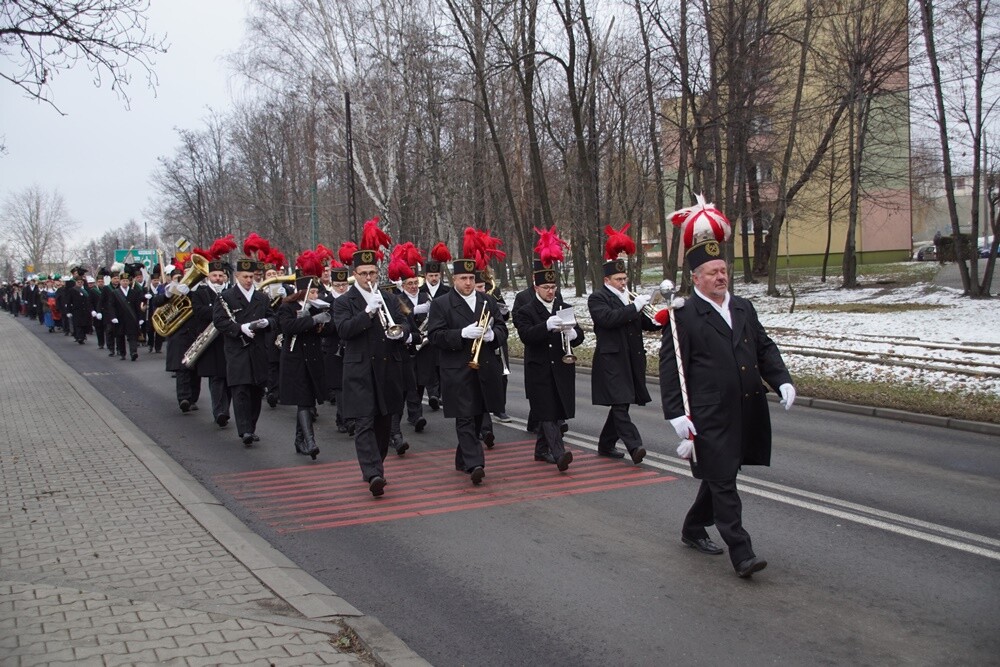 Dzisiaj z okazji Barbórki w całym mieście górnicy świętują. W kościołach odbyły się msze święte w intencji górników oraz ich rodzin. Nie zabrakło na nich kierownictwa kopalni, górników oraz przedstawicieli władz miasta.