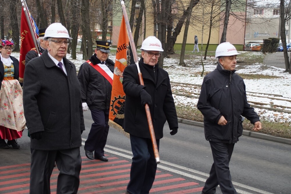 Dzisiaj z okazji Barbórki w całym mieście górnicy świętują. W kościołach odbyły się msze święte w intencji górników oraz ich rodzin. Nie zabrakło na nich kierownictwa kopalni, górników oraz przedstawicieli władz miasta.