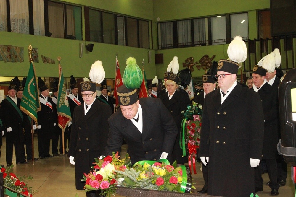 Dzisiaj z okazji Barbórki w całym mieście górnicy świętują. W kościołach odbyły się msze święte w intencji górników oraz ich rodzin. Nie zabrakło na nich kierownictwa kopalni, górników oraz przedstawicieli władz miasta.