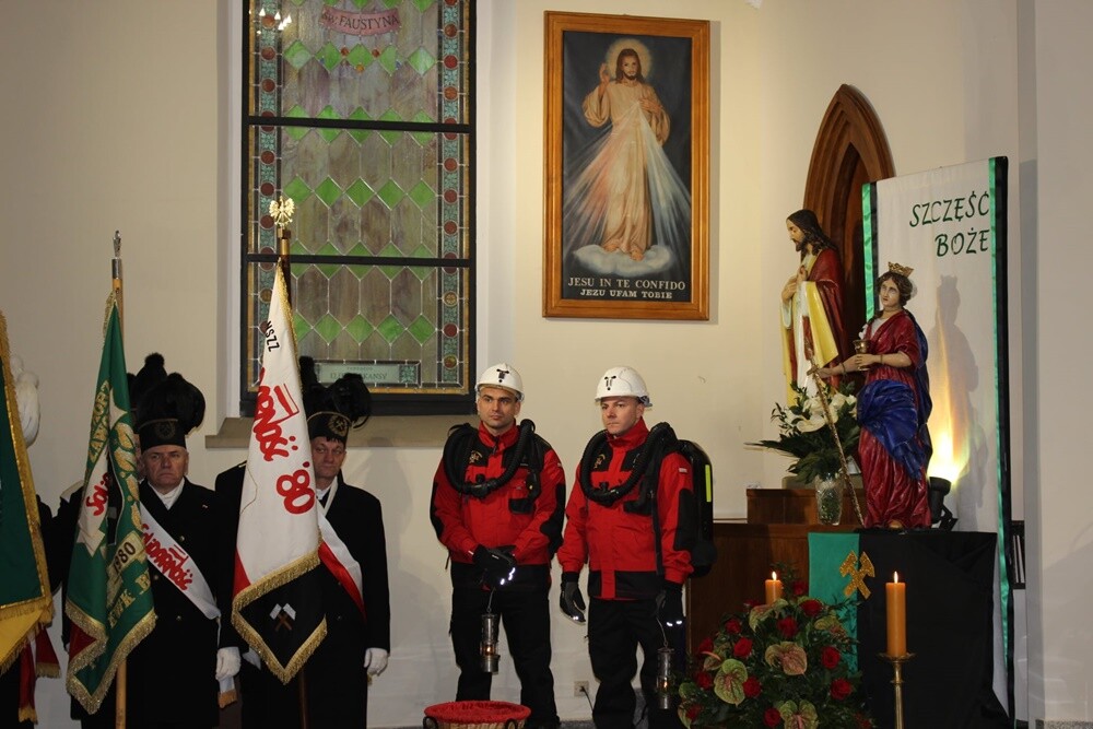 Dzisiaj z okazji Barbórki w całym mieście górnicy świętują. W kościołach odbyły się msze święte w intencji górników oraz ich rodzin. Nie zabrakło na nich kierownictwa kopalni, górników oraz przedstawicieli władz miasta.