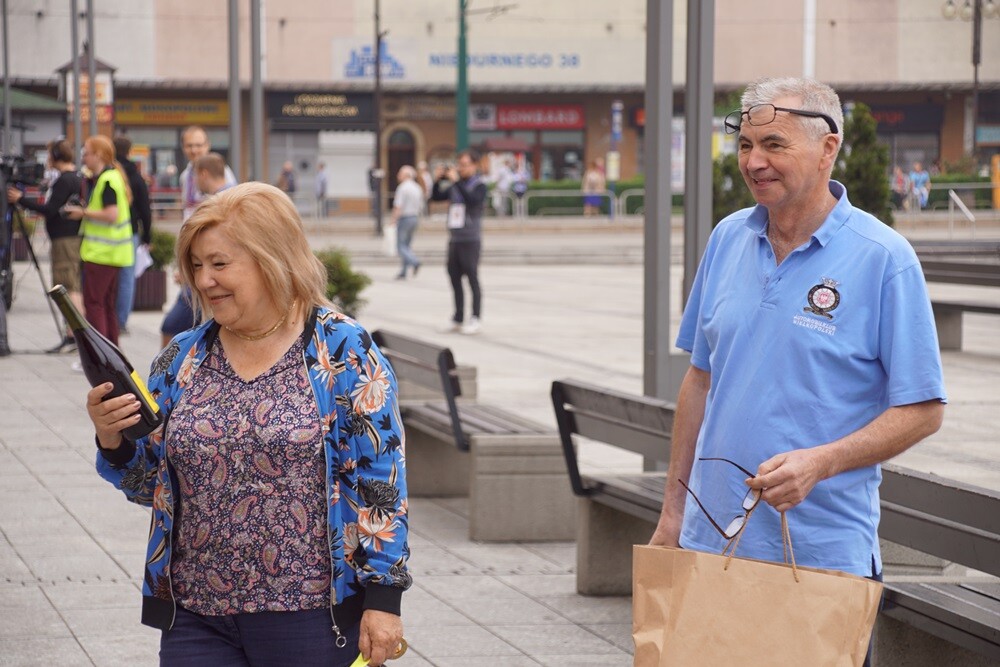 Ruszył turystyczny rajd samochodowy Bebok 2018. Na starcie pojawiło się 28 załóg z Polski i Czech.