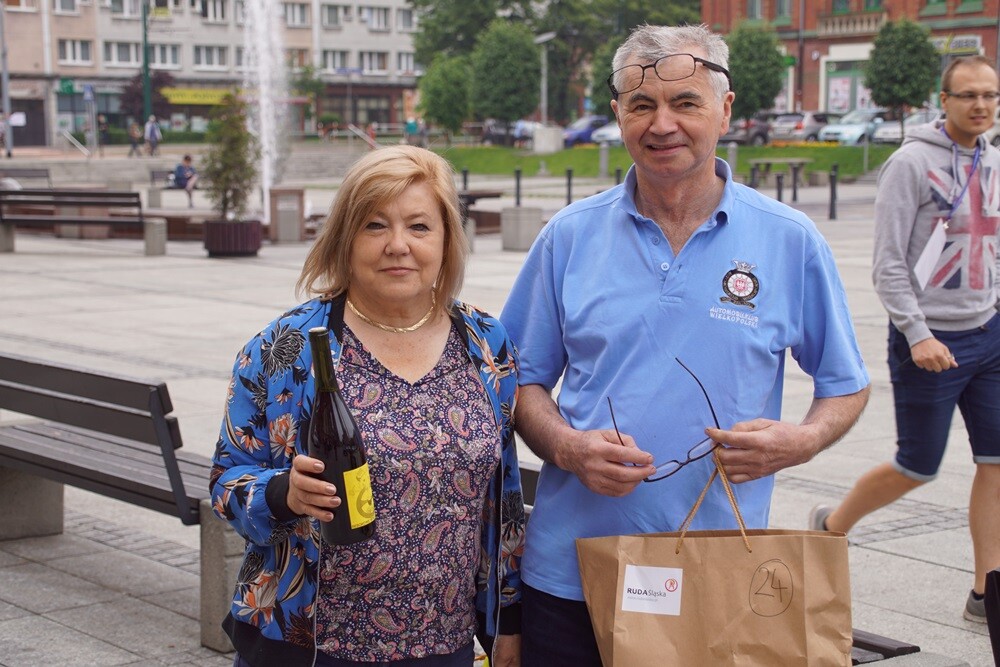 Ruszył turystyczny rajd samochodowy Bebok 2018. Na starcie pojawiło się 28 załóg z Polski i Czech.