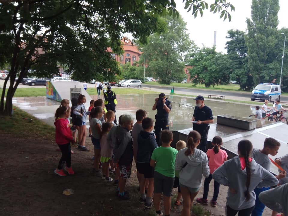 W poniedziałek, 3 sierpnia, ruszyła wojewódzka kampania "Bezpieczny sk8park&pumptrack". W tym samym czasie akcja odbyła się w ponad 30 miejscowościach województwa śląskiego.

fot. UM Ruda Śląska