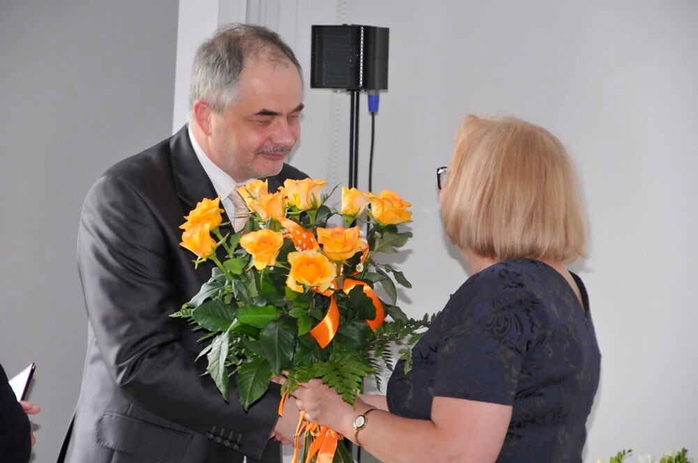 Bożena Jasnowska i prezydent Grażyna Dziedzic nagrodzone „Bibliosami”! Już po raz 22. rozdano Nagrody Honorowe Miejskiej Biblioteki Publicznej w Rudzie Śląskiej. W ten sposób uczczono w mieście Dzień Bibliotekarza i Bibliotek.
