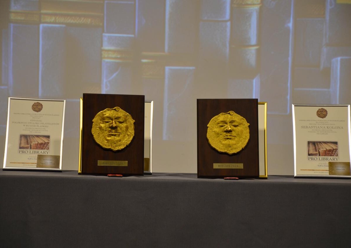 Od 1997 roku, z okazji Dnia Bibliotekarza (8 maja), Miejska Biblioteka Publiczna w Rudzie Śląskiej przyznaje „BIBLIOSY” – Nagrody Honorowe w dwóch kategoriach: „Bibliotekarz Roku” i „Czytelnik Roku” fot. MBP w Rudzie Śląskiej