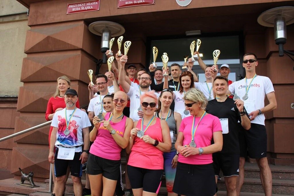 140 km 322 m – tyle od wynosi nowy rekord Polski w biegu 12-godzinnym wśród kobiet. Ustanowiła go Patrycja Bereznowska z Ossowa podczas XX Międzynarodowego Rudzkiego Biegu Dwunastogodzinnego rozgrywanego w Rudzie Śląskiej.