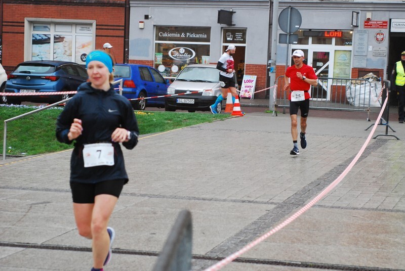 Bieg 12-godzinny w Rudzie Śląskiej: Już po raz 21. najlepsi ultramaratończycy z Polski, Litwy, Ukrainy i Białorusi wzięli udział w  Międzynarodowym Rudzkim Biegu Dwunastogodzinnym. Jako, że w tym roku miasto świętuje swoje 60. urodziny, zorganizowano także bieg na 60 km. Sportowa impreza miała miejsce w sobotę, 27 kwietnia.