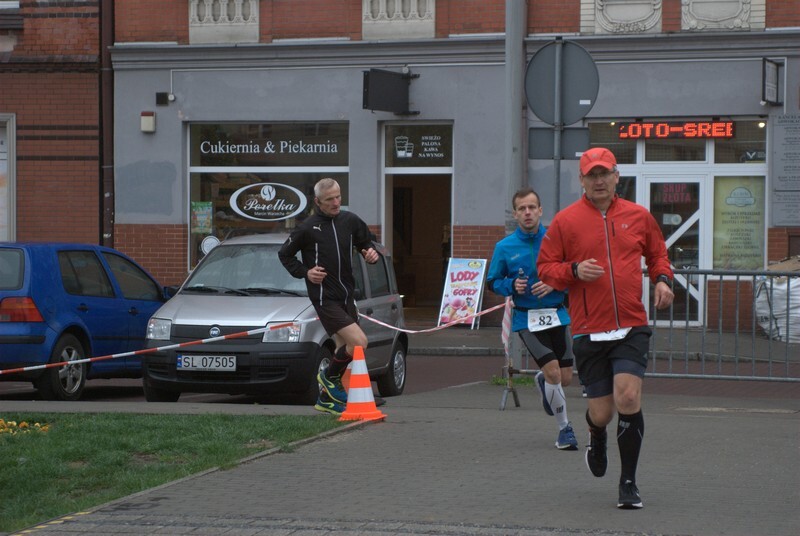 Bieg 12-godzinny w Rudzie Śląskiej: Już po raz 21. najlepsi ultramaratończycy z Polski, Litwy, Ukrainy i Białorusi wzięli udział w  Międzynarodowym Rudzkim Biegu Dwunastogodzinnym. Jako, że w tym roku miasto świętuje swoje 60. urodziny, zorganizowano także bieg na 60 km. Sportowa impreza miała miejsce w sobotę, 27 kwietnia.