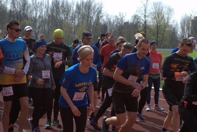 Wpisowe za udział w Biegu dla Oliwki trafi na konto chorej dziewczynki. Fundusze zostaną przeznaczone na jej rehabilitację.