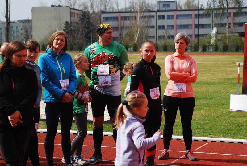 14 kwietnia na stadionie lekkoatletycznym przy ul. Czarnoleśnej odbył się charytatywny Bieg dla Oliwki. Start biegu na 1200 m o godz. 11:30, start biegu na 4800 m. Wpisowe było dobrowolną składką na leczenie Oliwki.