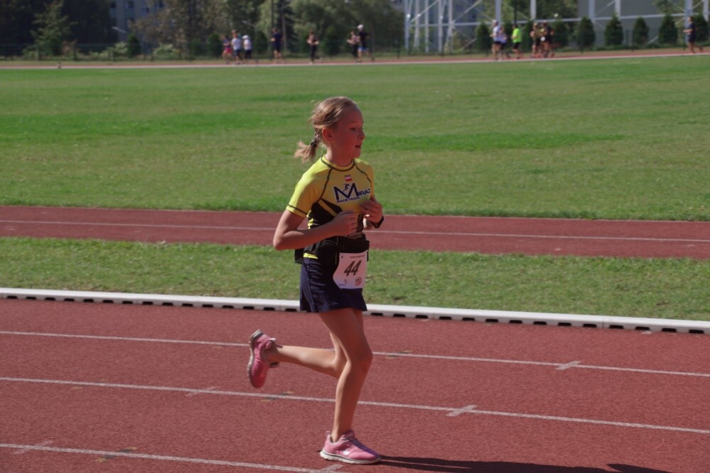 Zapaleni biegacze i miłośnicy marszu nordic walking mieli dzisiaj okazję sprawdzić swoje siły na stadionie lekkoatletycznym przy ul. Czarnoleśnej. Odbył się "VII Bieg – marsz dla zdrowia psychicznego".
