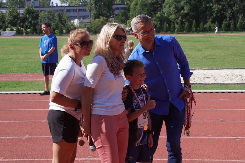 Zapaleni biegacze i miłośnicy marszu nordic walking mieli dzisiaj okazję sprawdzić swoje siły na stadionie lekkoatletycznym przy ul. Czarnoleśnej. Odbył się "VII Bieg – marsz dla zdrowia psychicznego".