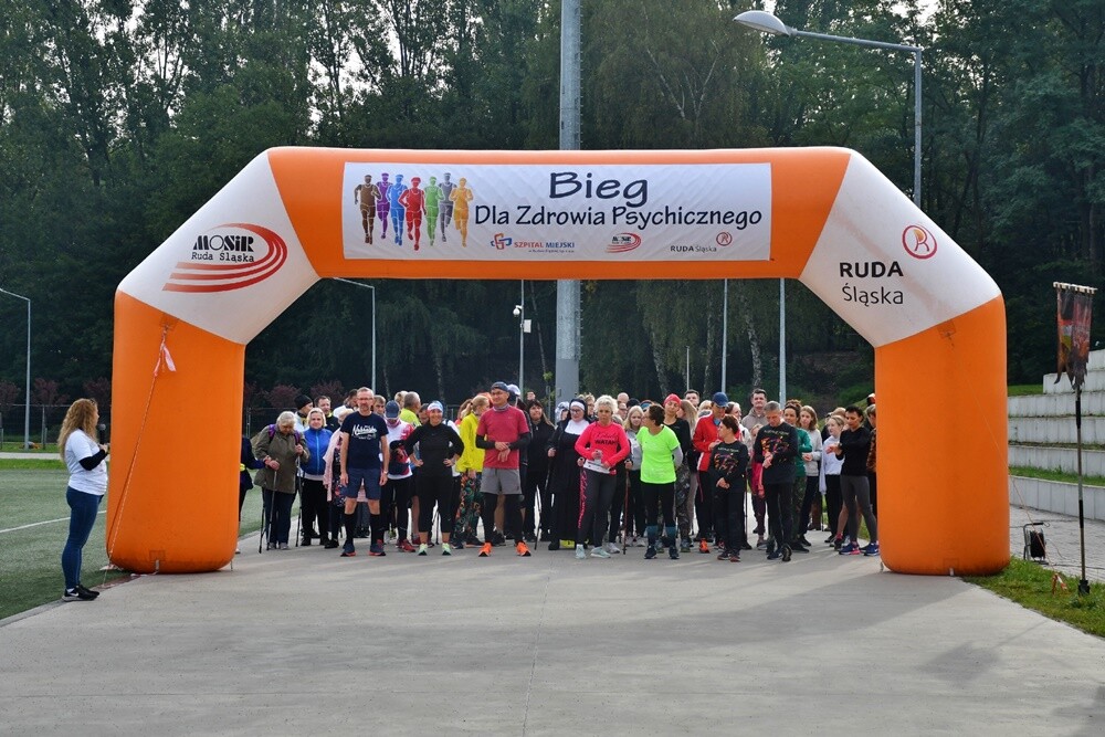 Przeciwdziałanie stygmatyzacji osób chorujących psychicznie oraz popularyzacja idei higieny psychicznej poprzez aktywność fizyczną – to cele, które postawili przed sobą organizatorzy Biegu dla Zdrowia Psychicznego.

fot. Jacek Knapik