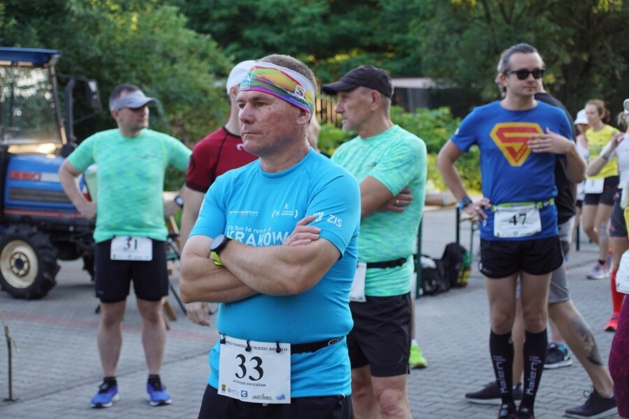 W Rudzie Śląskiej dobiegł końca XXII Międzynarodowy Bieg 12-godzinny. Do rywalizacji stanęłO 68 osób. 52 udało się przekroczyć magiczną liczbę 80 km, wymaganą do otrzymania medalu, koszulki oraz pucharu.