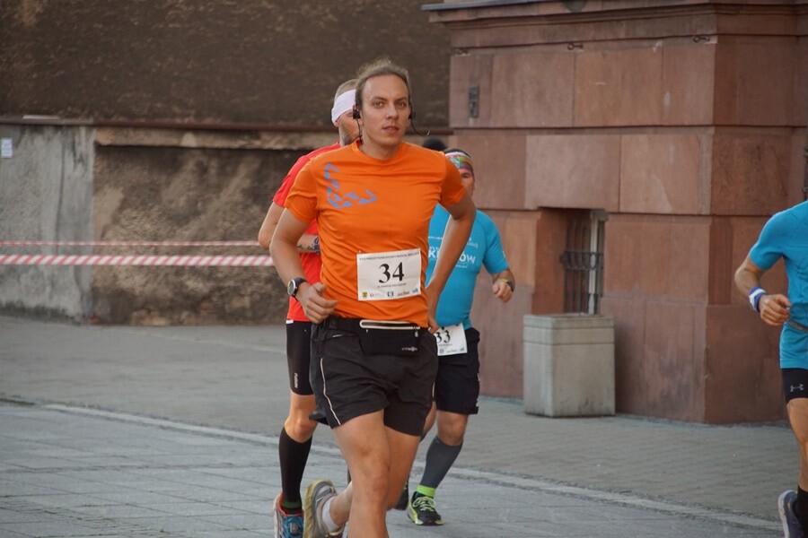 W Rudzie Śląskiej dobiegł końca XXII Międzynarodowy Bieg 12-godzinny. Do rywalizacji stanęłO 68 osób. 52 udało się przekroczyć magiczną liczbę 80 km, wymaganą do otrzymania medalu, koszulki oraz pucharu.