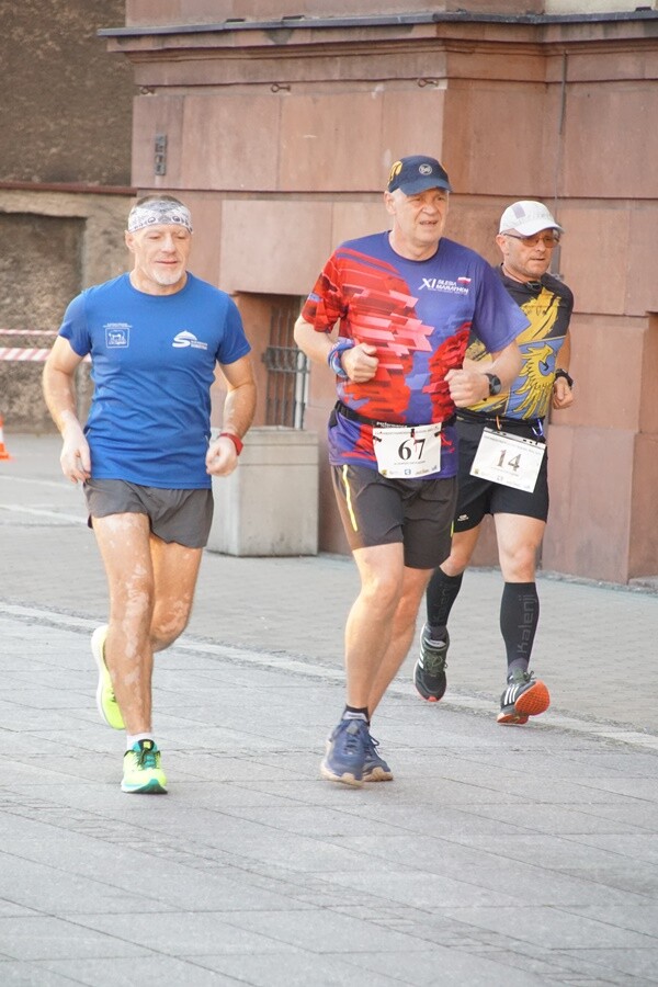 W Rudzie Śląskiej dobiegł końca XXII Międzynarodowy Bieg 12-godzinny. Do rywalizacji stanęłO 68 osób. 52 udało się przekroczyć magiczną liczbę 80 km, wymaganą do otrzymania medalu, koszulki oraz pucharu.