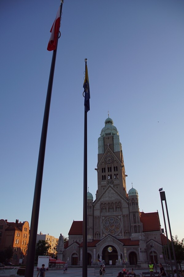 W Rudzie Śląskiej dobiegł końca XXII Międzynarodowy Bieg 12-godzinny. Do rywalizacji stanęłO 68 osób. 52 udało się przekroczyć magiczną liczbę 80 km, wymaganą do otrzymania medalu, koszulki oraz pucharu.