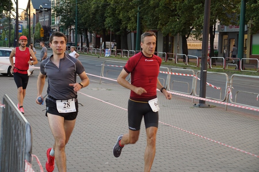 W Rudzie Śląskiej dobiegł końca XXII Międzynarodowy Bieg 12-godzinny. Do rywalizacji stanęłO 68 osób. 52 udało się przekroczyć magiczną liczbę 80 km, wymaganą do otrzymania medalu, koszulki oraz pucharu.