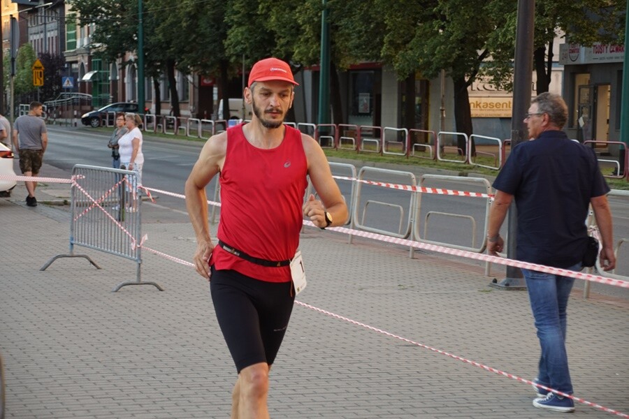 W Rudzie Śląskiej dobiegł końca XXII Międzynarodowy Bieg 12-godzinny. Do rywalizacji stanęłO 68 osób. 52 udało się przekroczyć magiczną liczbę 80 km, wymaganą do otrzymania medalu, koszulki oraz pucharu.