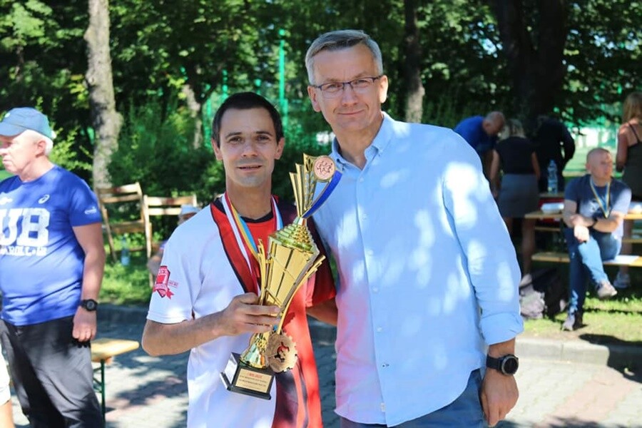 W Rudzie Śląskiej dobiegł końca XXII Międzynarodowy Bieg 12-godzinny. Do rywalizacji stanęło 68 osób. 52 udało się przekroczyć magiczną liczbę 80 km, wymaganą do otrzymania medalu, koszulki oraz pucharu.