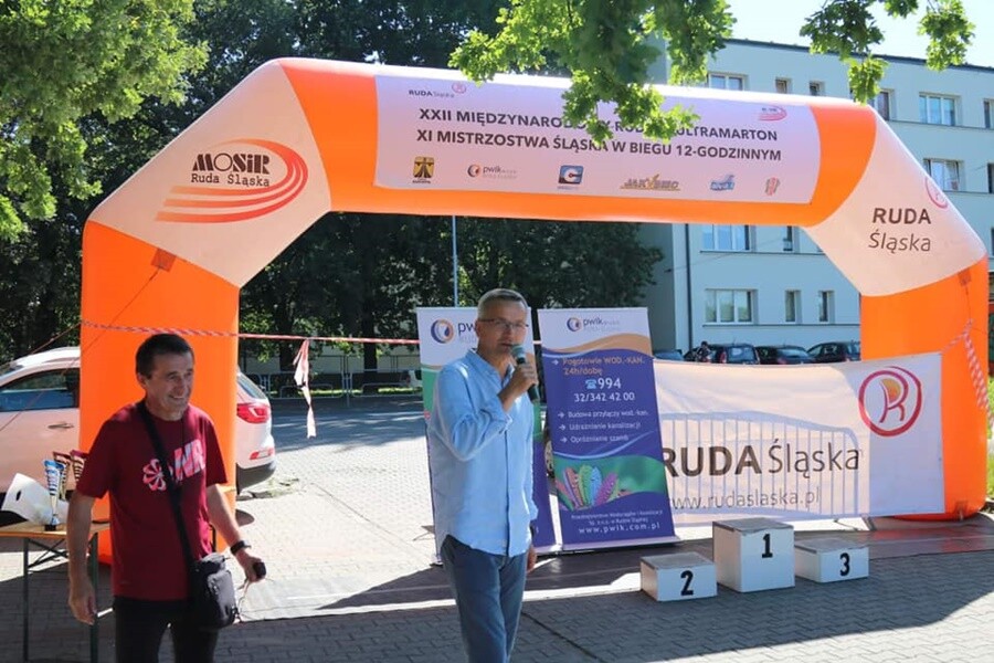 W Rudzie Śląskiej dobiegł końca XXII Międzynarodowy Bieg 12-godzinny. Do rywalizacji stanęło 68 osób. 52 udało się przekroczyć magiczną liczbę 80 km, wymaganą do otrzymania medalu, koszulki oraz pucharu.