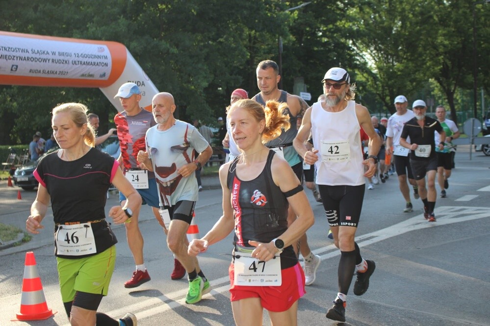 W sobotę najlepsi ultramaratończycy z Polski i zagranicy sprawdzili swoje siły  w XXIII Międzynarodowym Rudzkim Biegu Dwunastogodzinnym, który odbył się w Rudzie Śląskiej – Nowym Bytomiu.