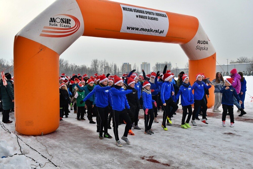 Rudzianie pobiegli w szczytnym celu. Za nami kolejna edycja Biegu Mikołajów! / fot. Jacek Knapik