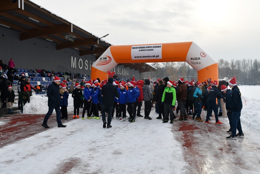 Rudzianie pobiegli w szczytnym celu. Za nami kolejna edycja Biegu Mikołajów! / fot. Jacek Knapik