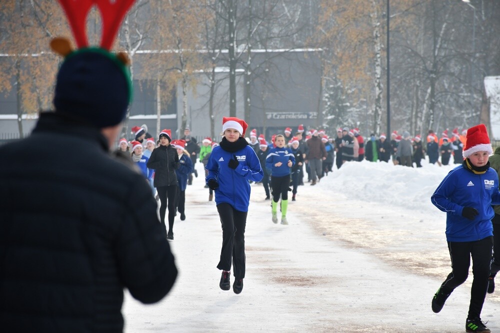 Rudzianie pobiegli w szczytnym celu. Za nami kolejna edycja Biegu Mikołajów! / fot. Jacek Knapik