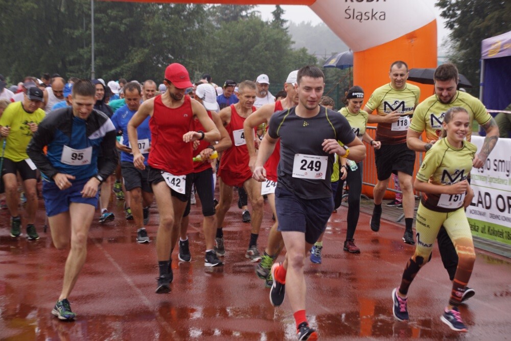 Dzisiaj przy Szkole Podstawowej nr 15 w Halembie odbył się czwarty już Bieg Pamięci Górników – charytatywna impreza sportowa w intencji górników, którzy stracili życie w wypadkach przy pracy.
