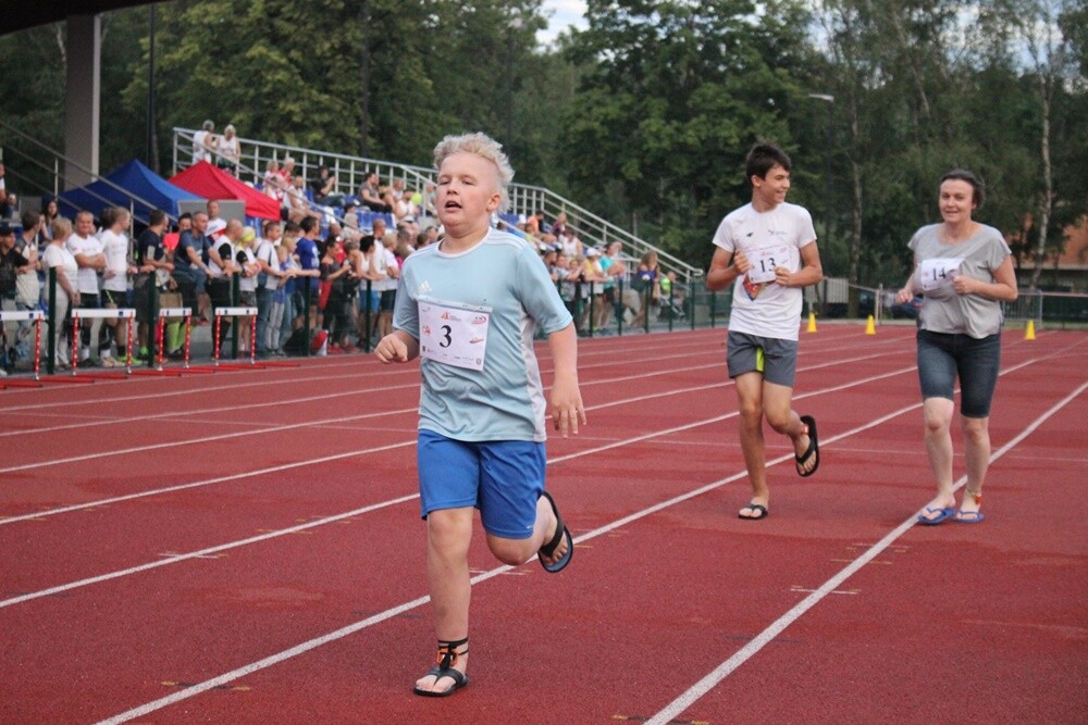 W sobotę odbył się V Rudzki Półmaraton Industrialny! Imprezie, jak co roku, towarzyszyły biegi dla dzieci oraz bieg w japonkach.