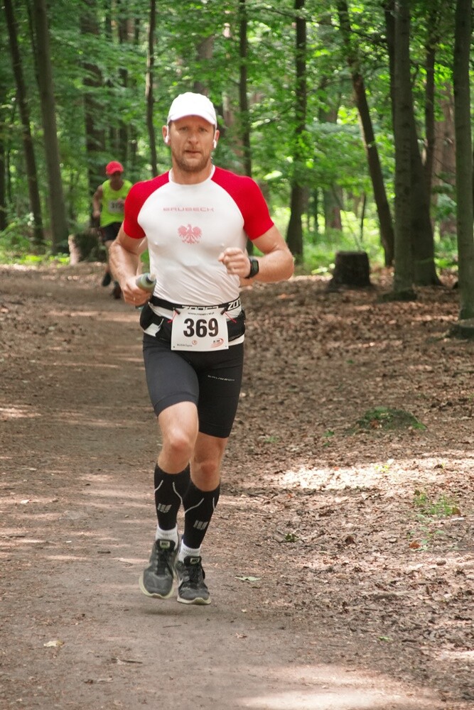W promieniach czerwcowego słońca upłynął czwarty w tym roku "Bieg Wiewiórki". Zapaleni biegacze i miłośnicy nordic walking  w sobotę (8.06) sprawdzili swoją kondycję na bieżni Szkoły Podstawowej Sportowej nr 15 i w halembskim lesie.